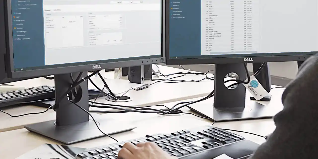 Unser ERP-System Arbeiten am Computer