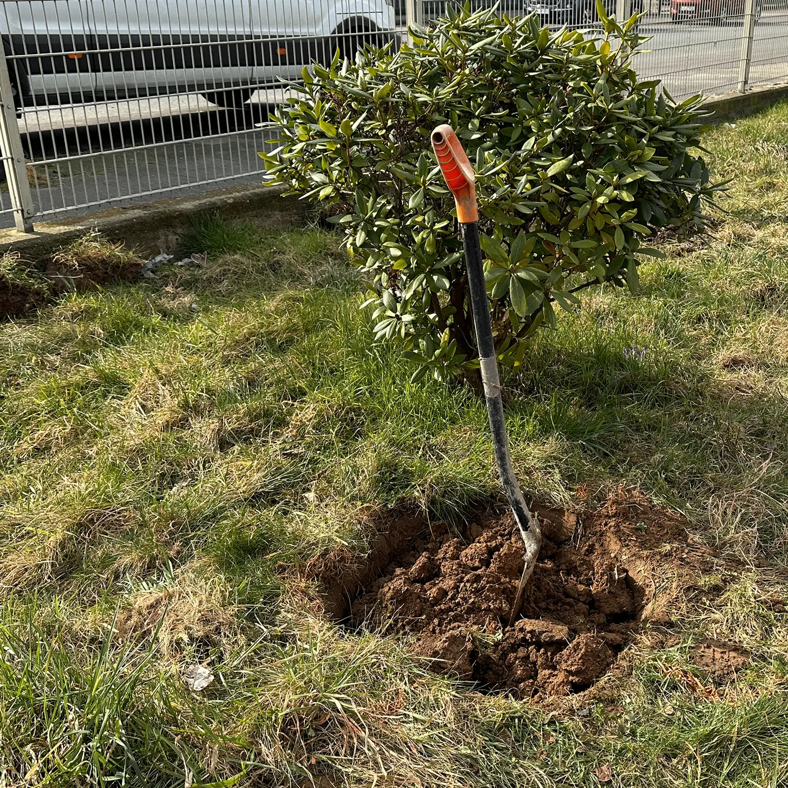 Erdaushub für Fahnenmast Erdaushub für Fahnenmast